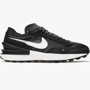 Nike women’s waffle one sneakers size 7